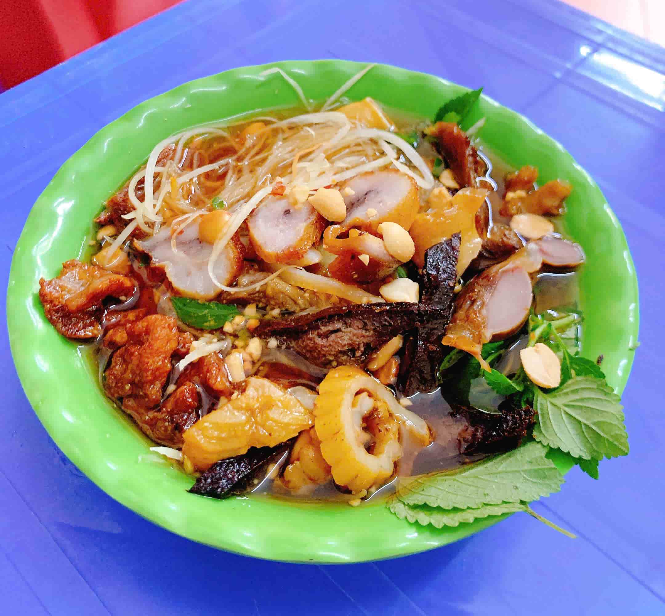 Dive into the tangy taste of Hanoi Travel